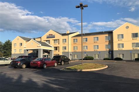 hotel in chambersburg pa